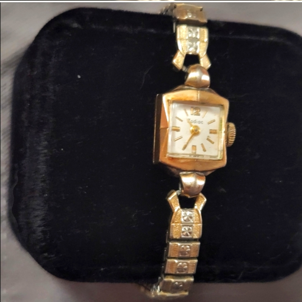 Antique Zodiac Gold Women's Watch Vintage - Picture 1 of 11
